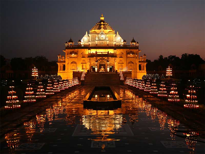 معبد آکشاردام دهلی| یکی از بزرگ‌ترین معابد آیین هندو
